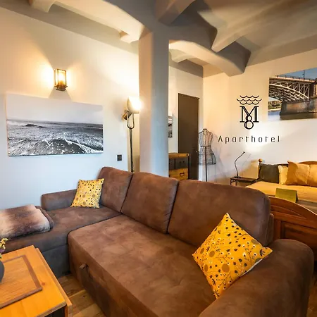 Apartment Mariensztat 8 *
