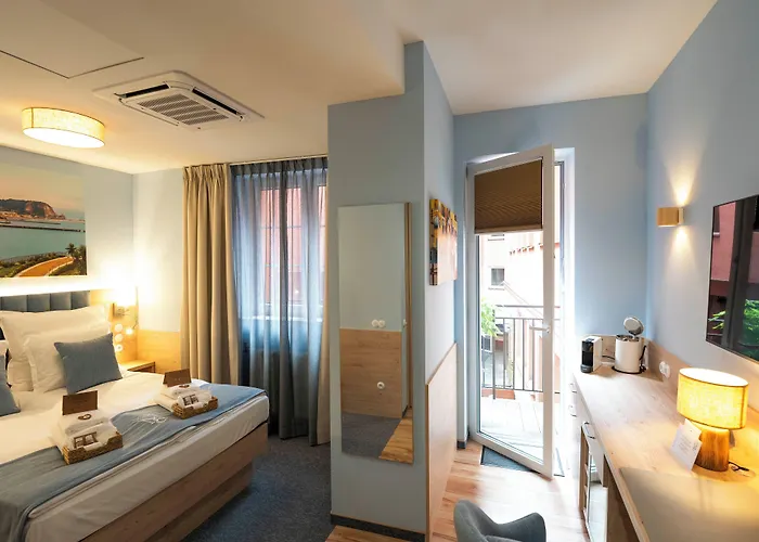 Apartment Mariensztat 8 *