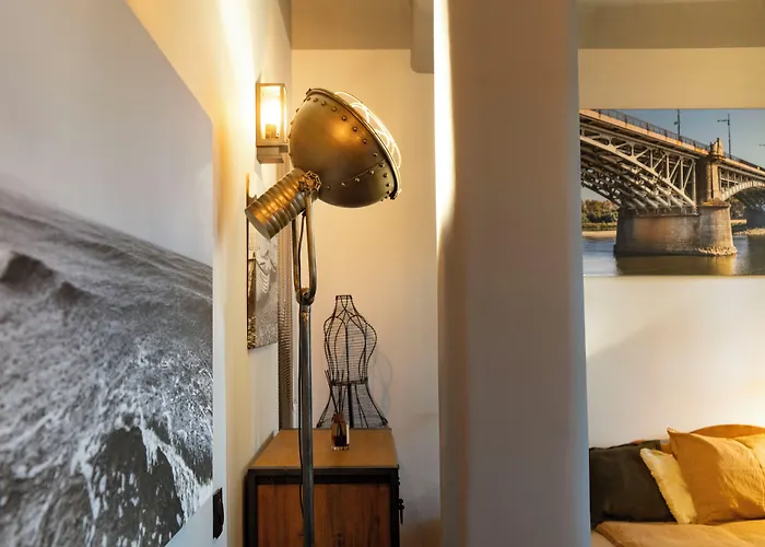 Apartment Mariensztat 8 *