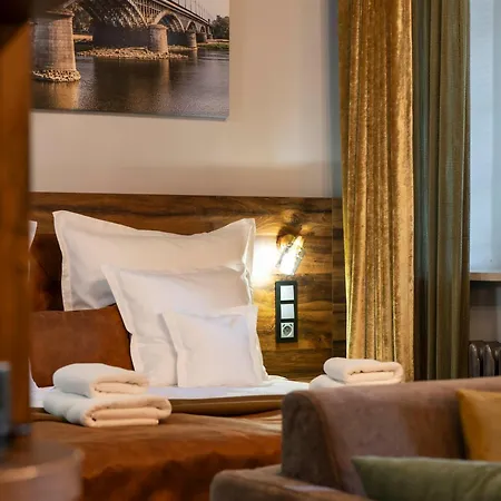 Mariensztat 8 * Varsóvia