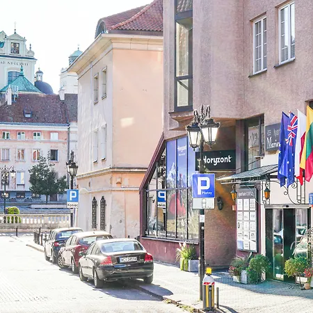 Mariensztat 8 Готель