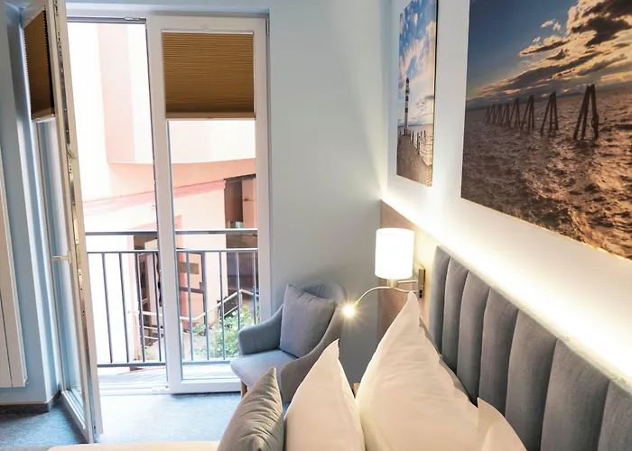 Mariensztat 8 * Warszawa