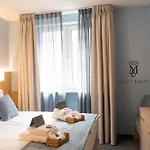 Mariensztat 8